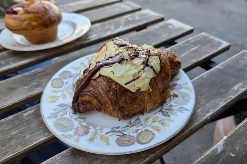 Hi Tea Bakery & Papawcha Oxford photo 2